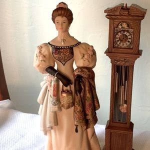 2000 Mrs. Albee Figurine